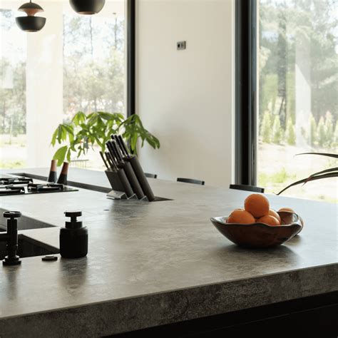 Infographic: Drie hoogwaardige buitenwerkbladen - keramiek, Neolith, Dekton