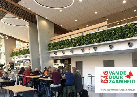 Voorbeeld van een SemperGreenwall in een horecagelegenheid