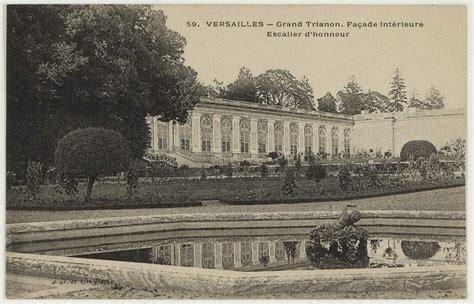 Impressieve façade en marmeren grand Escalier