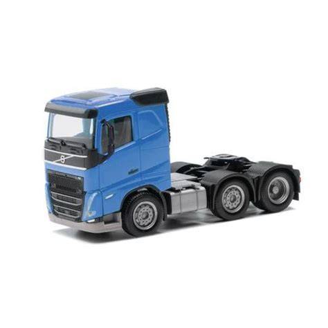 Herpa Volvo FH FD '20 6x2 blauw - close-up details