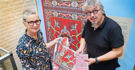 Rembrandt-achtige interpretatie met kleurrijke illustraties