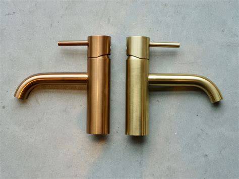 Kleurenpalet van Regn kranen: chroom, matzwart, gun metal black, geborsteld goud, geborsteld koper, geborsteld nikkel, geborsteld champagne