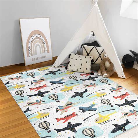 Afbeelding: Helicopter themed kids rug in playful colors