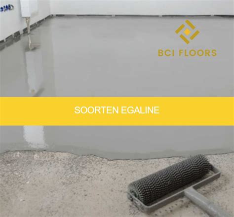 Illustratie van verschillende soorten egaline zakken en een man die egaline aanbrengt op een vloer