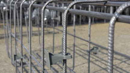 Afbeelding van diverse soorten afstandhouders voor betonwapening