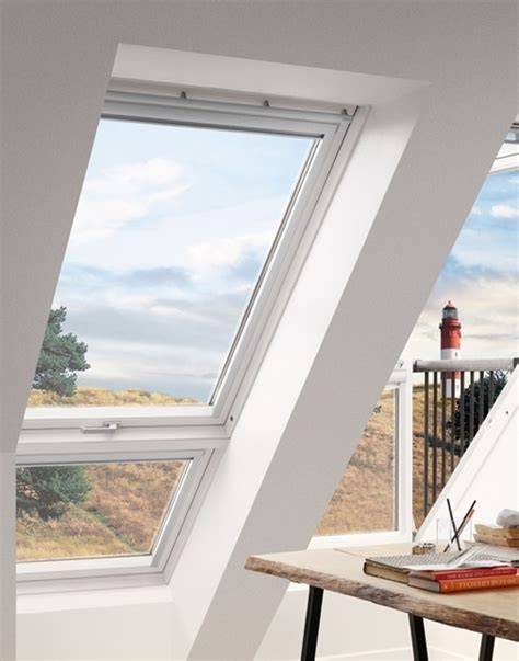 Voorbeeldafbeelding van een Velux dakraam met schoongehouden goten en scharnieren