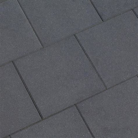 Infographic: Overzicht van veelvoorkomende formaten en kleuren van antraciet tuintegels (60x60, 50x50, 30x30) met gebruikssporen