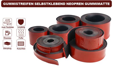 Detailfoto van zelfklevend dempingsrubber dat op een binnendeurkozijn is aangebracht.