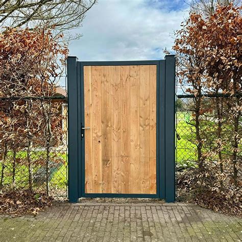 Infographic: houten poort met stalen frame en houtvulling
