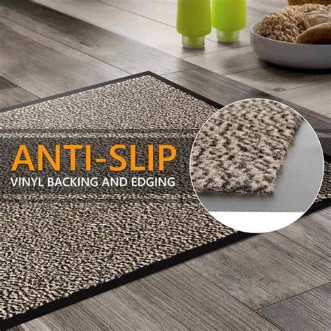 Infographic over badkamervloertegels: waterdicht, slijtvast, anti-slip