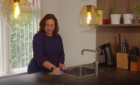 Infographic: stappenplan houten keuken schoonmaken