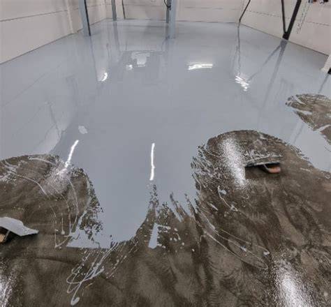 Voorbeeld: epoxyvloer in restaurant met kleur- en textuurvariaties