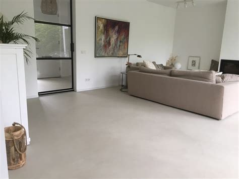 Voorbeelden van afwerkingen: betonlook, microcement, renovlies