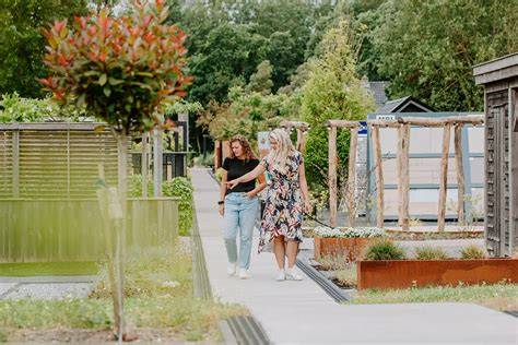 Tegelbeelden showtuin West-Friesland: inspirerende combinaties en planten