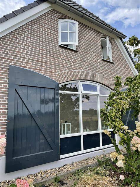 Voor- en na-foto woning schilderwerk