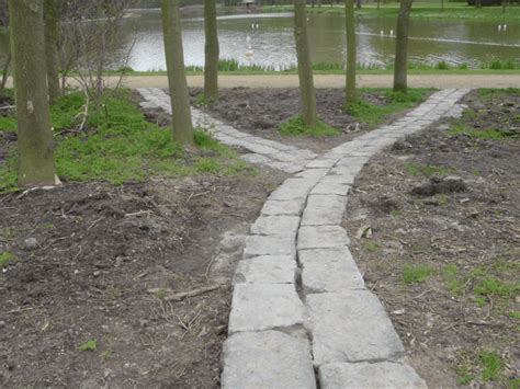Voorbeeld: brede, gladde paden en verhoogde zithoek