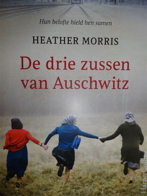 Illustratie van drie zussen die een boek der schaduwen vasthouden met magische gloed