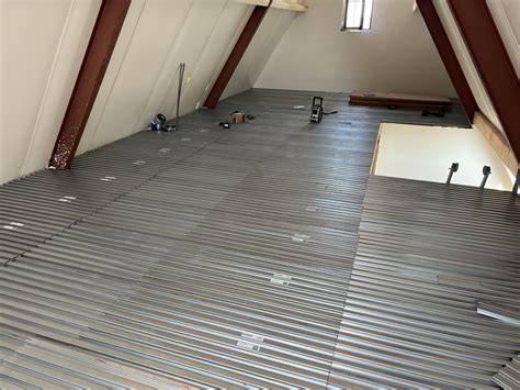 Voorbeeld van Duofor zwaluwstaartplaten op houten draagvloer
