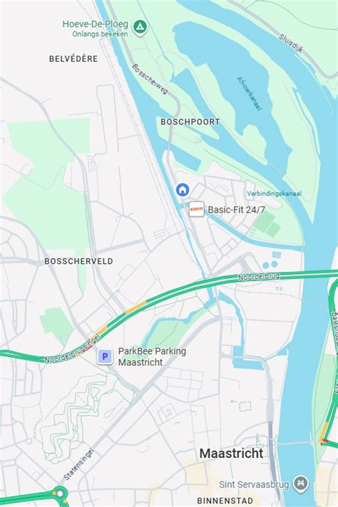 Kaart: ligging aan de Maas en Kennedybrug