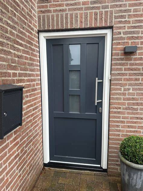 Foto: Voorbeelden van onderhoudsarme kunststof afwerkingen