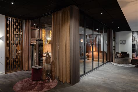 Foto showroom Barneveld met verschillende natuursteen stalen