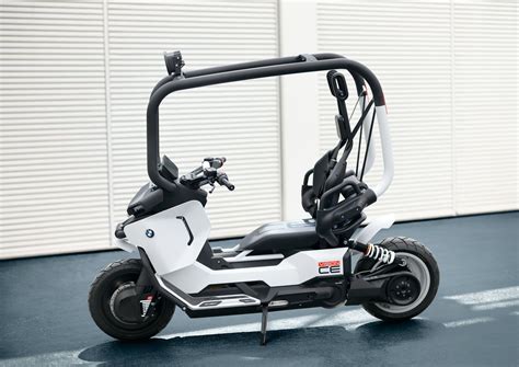 Infographic: Evolutie van BMW C1 naar Vision CE en belangrijke veiligheidskenmerken