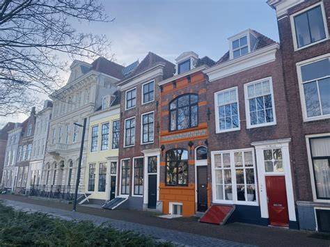 Westerstraat 72-104: historische panden en winkelstraatbeeld