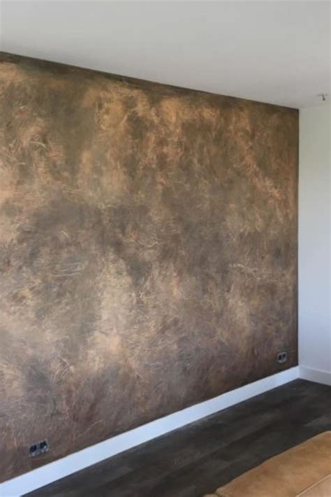 een voorbeeld van een muur afgewerkt met Venetiaans stucwerk met een subtiele glans
