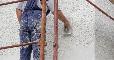 Voorbeeld van een schone buitenmuur met spachtelputz