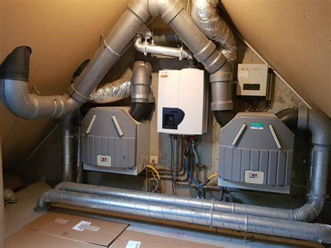 Afbeelding: Voor-en-na isolatie en ventilatie in een camper
