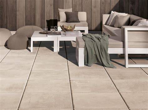 Infographic: keramische tegels en hun eigenschappen (antislip, vochtbestendigheid, formaten)