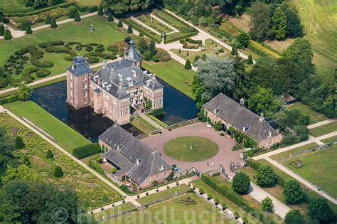 Verbeelding van Kasteel Drakensteyn en omgeving