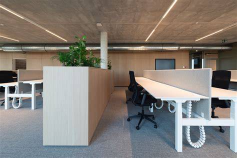 Nieuwe kantoren in Europaallee en uitbreiding langs de Limmat