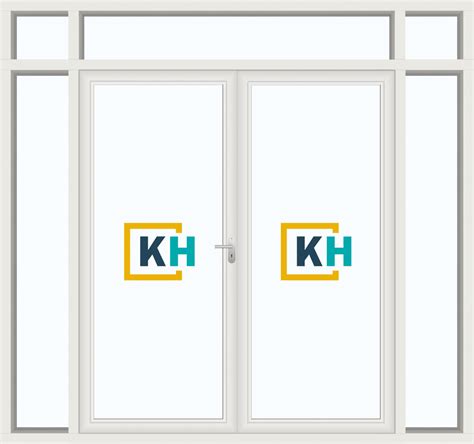 Illustratie van openslaande deuren met zijlichten en bovenlichten, die extra daglicht binnenlaten.