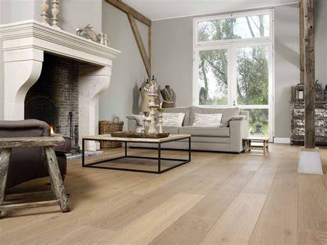 Foto: voorbeelden van lamelparket en tapis