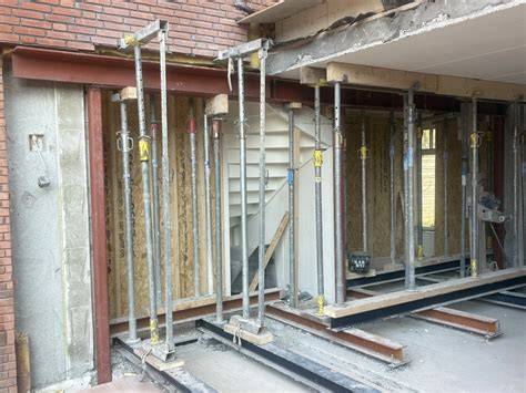 Infographic: overzicht dragende balkonsystemen met UNP-randbalk, H-balken en uithouders