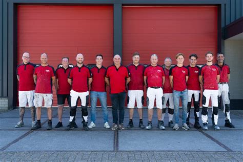 Foto van het team van Gerrits Glas- en Schilderwerken aan het werk