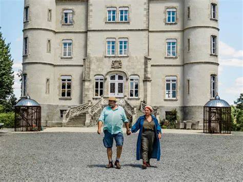 Infographic: Plattegrond van Château de la Motte-Husson met 45 kamers en landschapswerkkansen