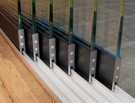 Video: montagehandleiding van de u-profiel glazen schuifwand