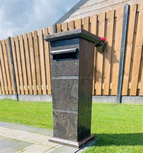 Overzicht van verschillende natuursteen brievenbus modellen