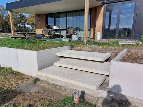 Voorbeeld prefab betonnen traptreden en montagemethode