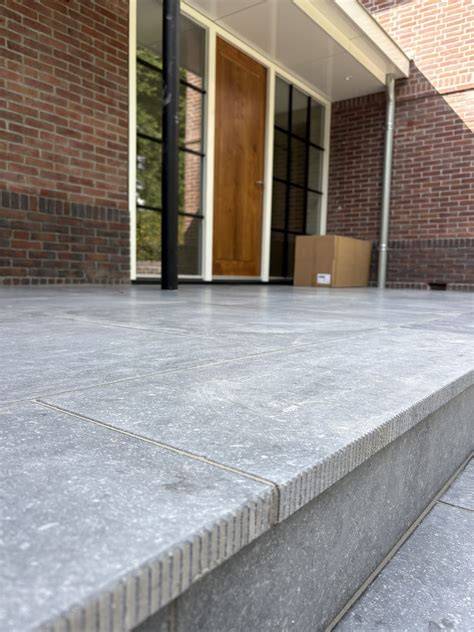 Voorbeeld traptreden van Belgisch hardsteen