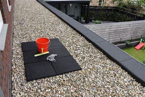 Foto: Rubbertegels onderhoud in huis en buitenruimte