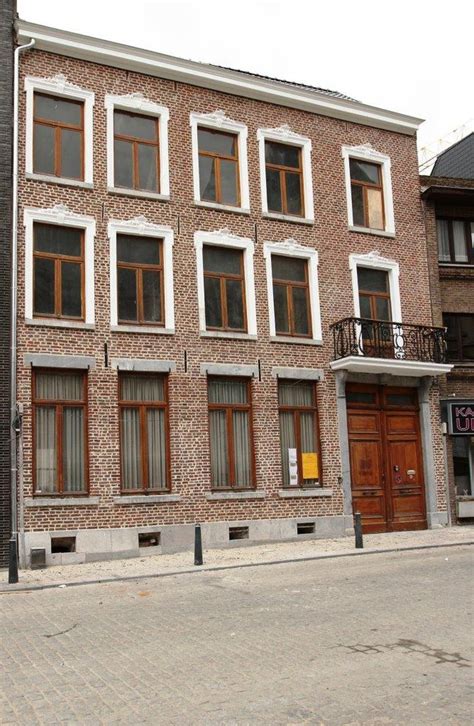 Illustratie van een schone, gerenoveerde gevel die een pand een moderne uitstraling geeft