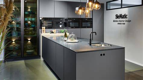 Foto van showroom met Next125 en SieMatic keukens