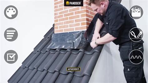 Illustratie van diverse toepassingen van loodvervanger op een woning, zoals onder een kozijn, rond een schoorsteen en langs een dakkapel.