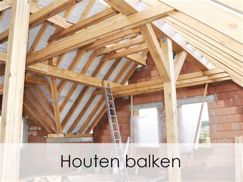 Schematische weergave van het plaatsen van houten balken ter ondersteuning van de badombouw.