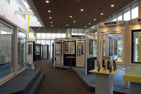 Illustratie van Weru kozijnen showroom en montage