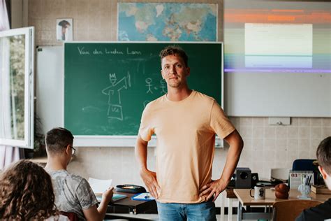 Een schema dat uitlegt hoe je het aantal benodigde pakken laminaat berekent