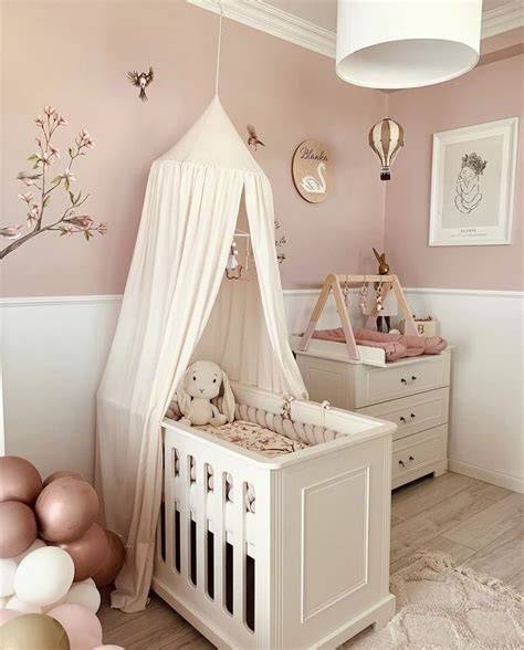 Roze babykamer inspiratie collage